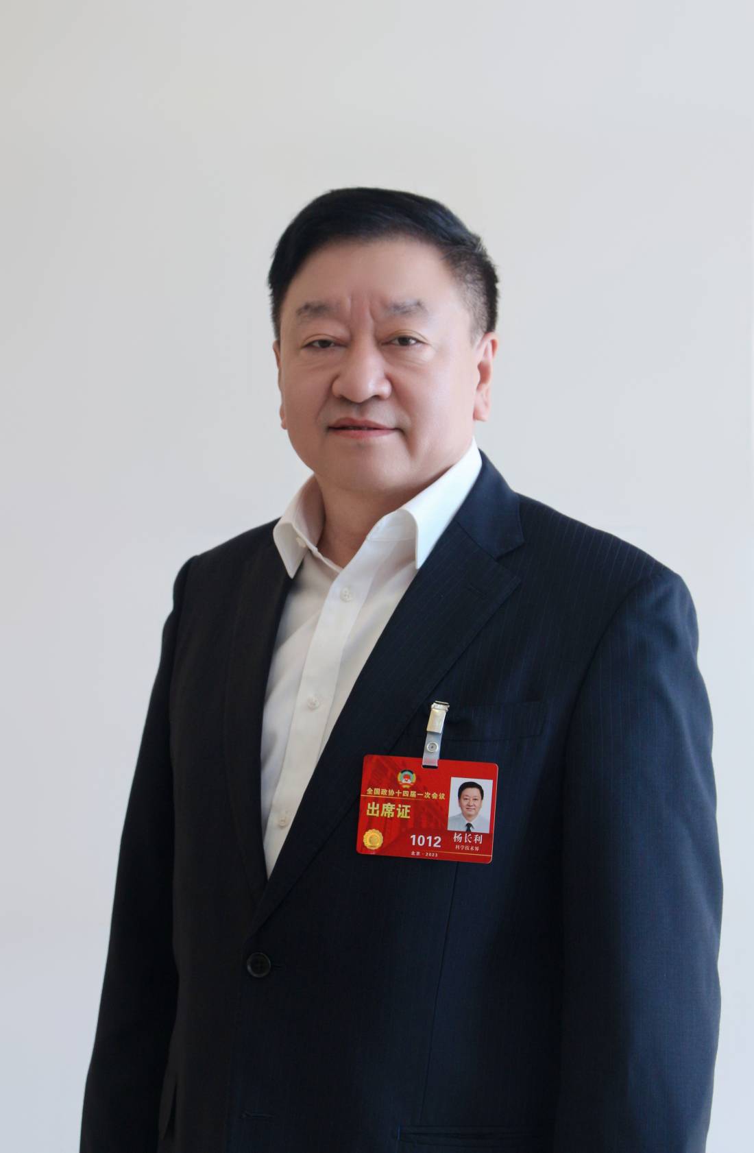 新照片董事长.jpg