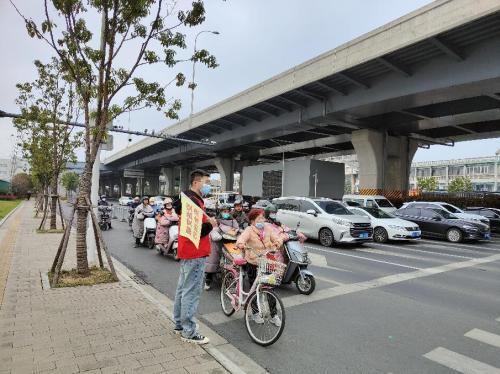 点击图片翻到下一页>>