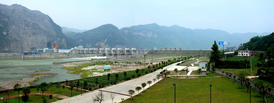 大渡河沙湾水电站（四川省重点工程，总装机容量480兆瓦，多年平均发电量24亿千瓦时）.jpg