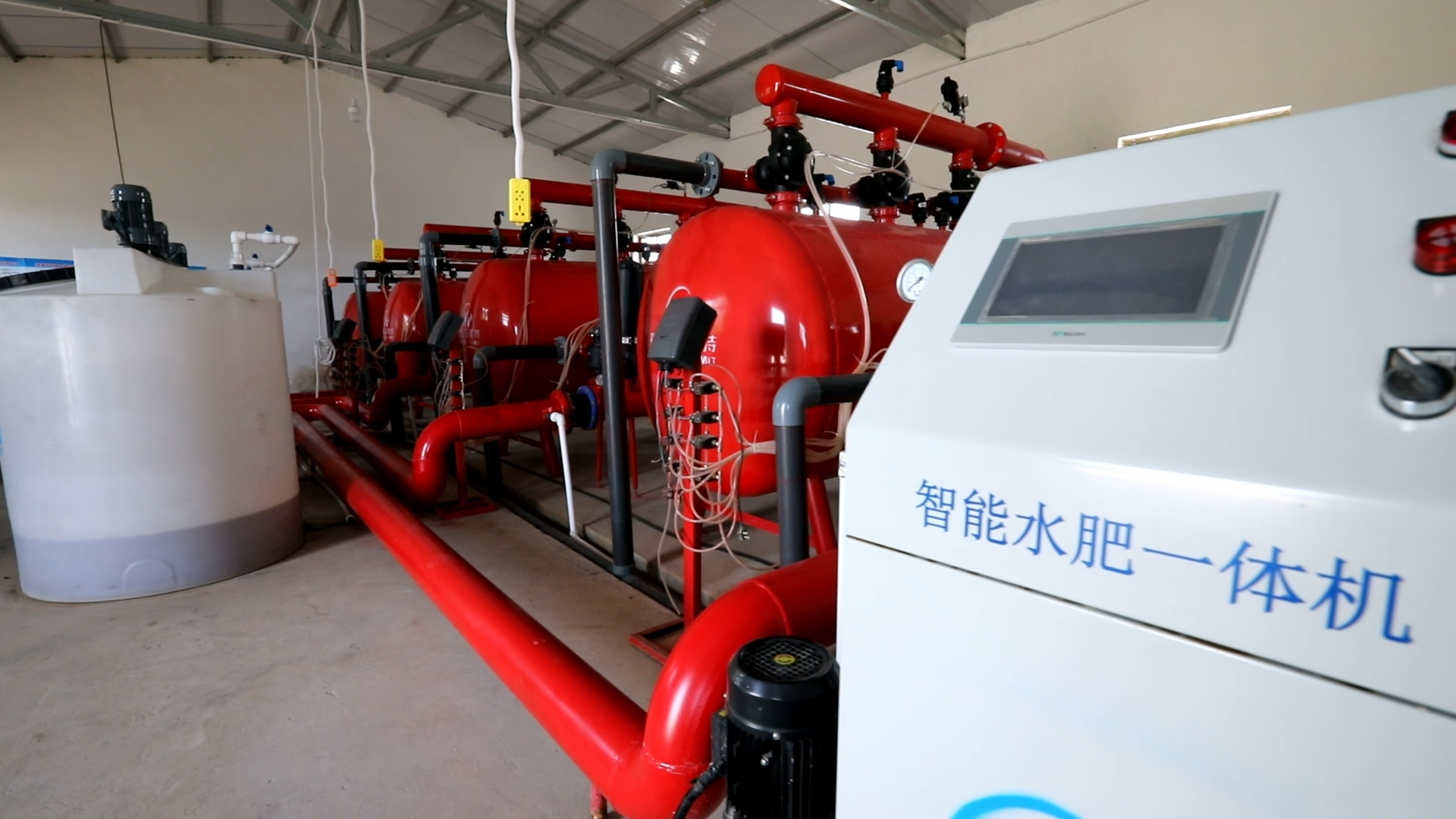 甘肃农垦黄羊河农场智能水肥一体机.甘肃农垦集团供图.png