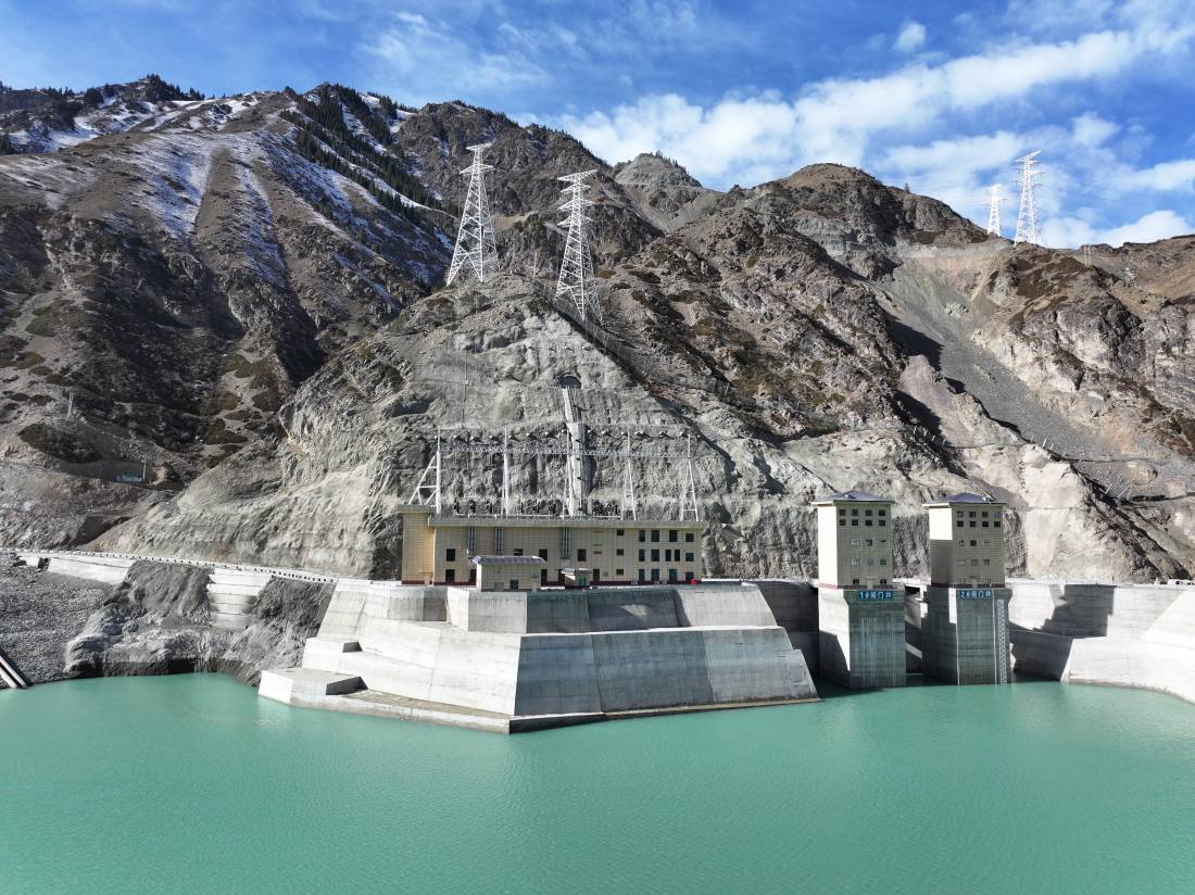 新疆阜康抽水蓄能电站地面开关站及下水库进出水口.jpg