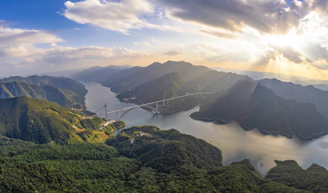 建设中的天峨龙滩特大桥1.jpg