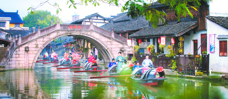 安昌古镇汉服巡游一景。安昌街道供图.jpg