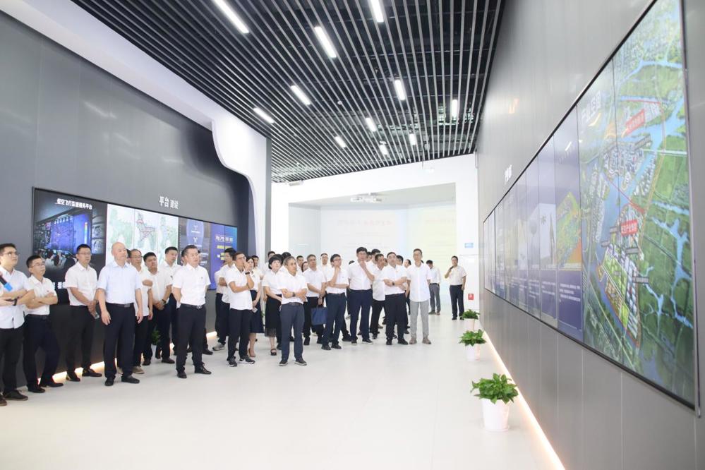 一、政治引领铸魂，党建“软实力”化为创新“硬支撑”