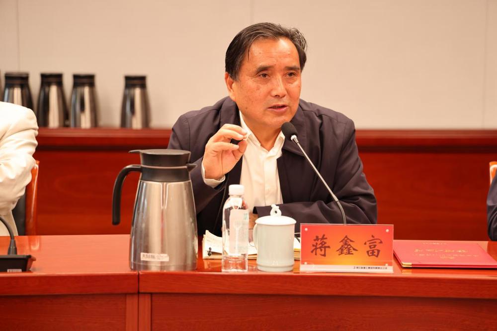 1e4904253697edbd6e762a4c33c4903e