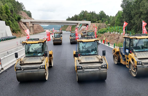 四川省高速路网三大重点项目齐突破