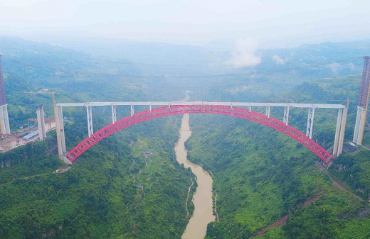 武两高速凤来大溪河特大桥钢混组合梁合龙