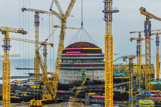 中广核福建宁德核电5号机组穹顶吊装成功