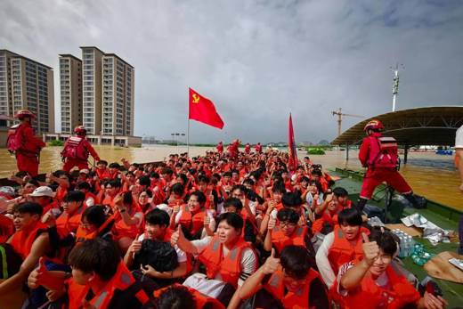 中国安能救援队奋战抗洪抢险第一线