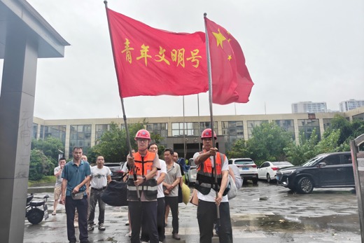 逆风而上筑牢防线 中建八局杭州五村联建项目扎实防御台风 “白海豚”