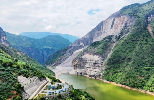 云南建投集团红石岩堰塞湖整治工程累计发电量突破30亿千瓦时