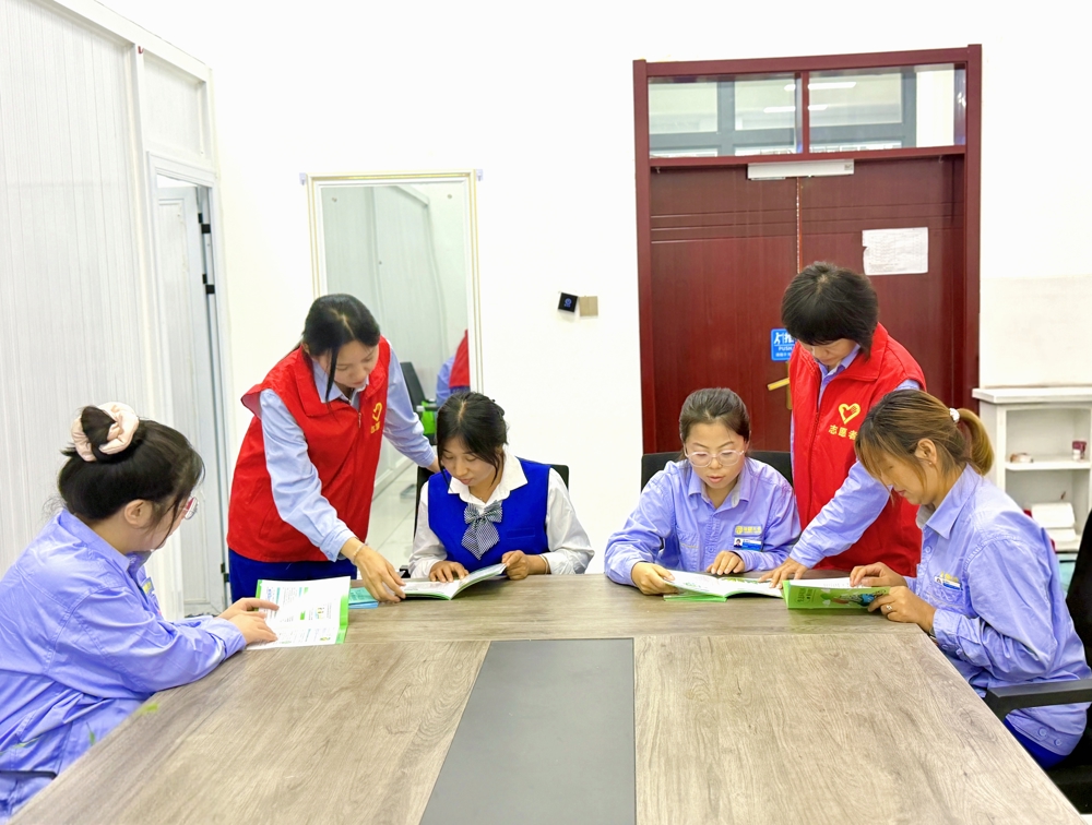 让绿色成为青春底色——天伟电石二厂多措并举做好全国生态日宣教工作（图片一）
