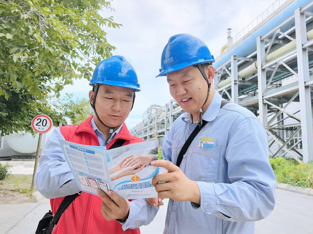 政策宣讲零距离_互助保障暖人心