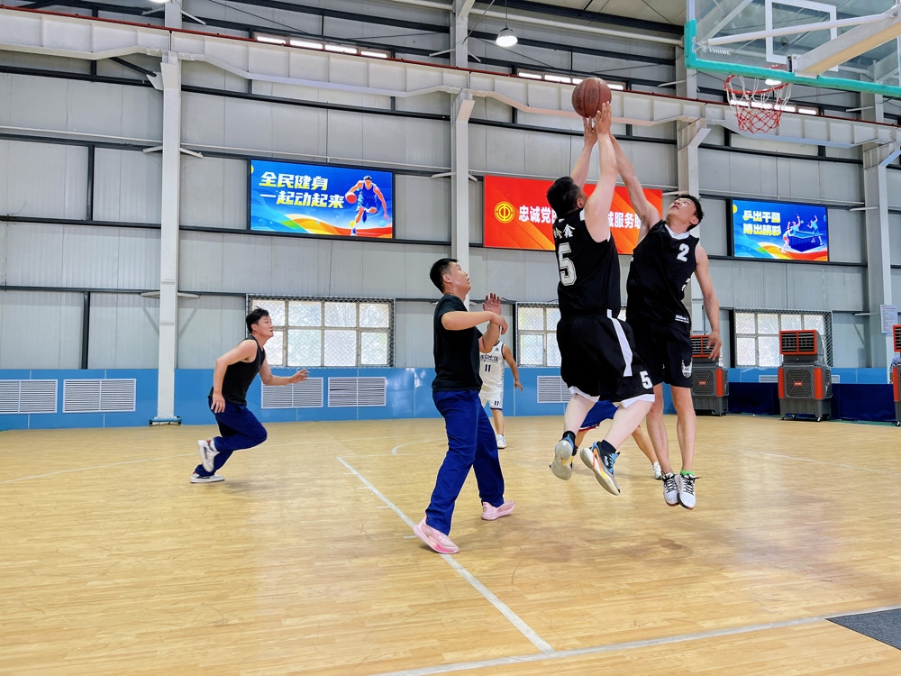 天能化工一厂工会3V3篮球赛点燃职工运动激情