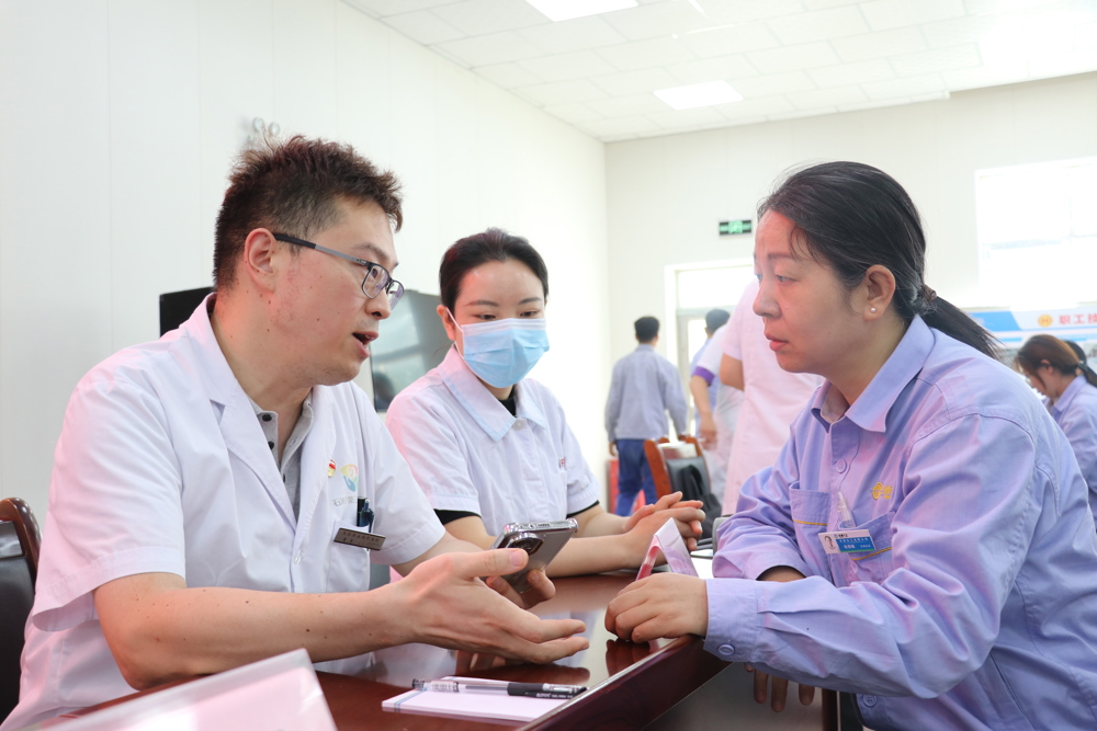 天业集团组织开展多学科公益义诊活动1