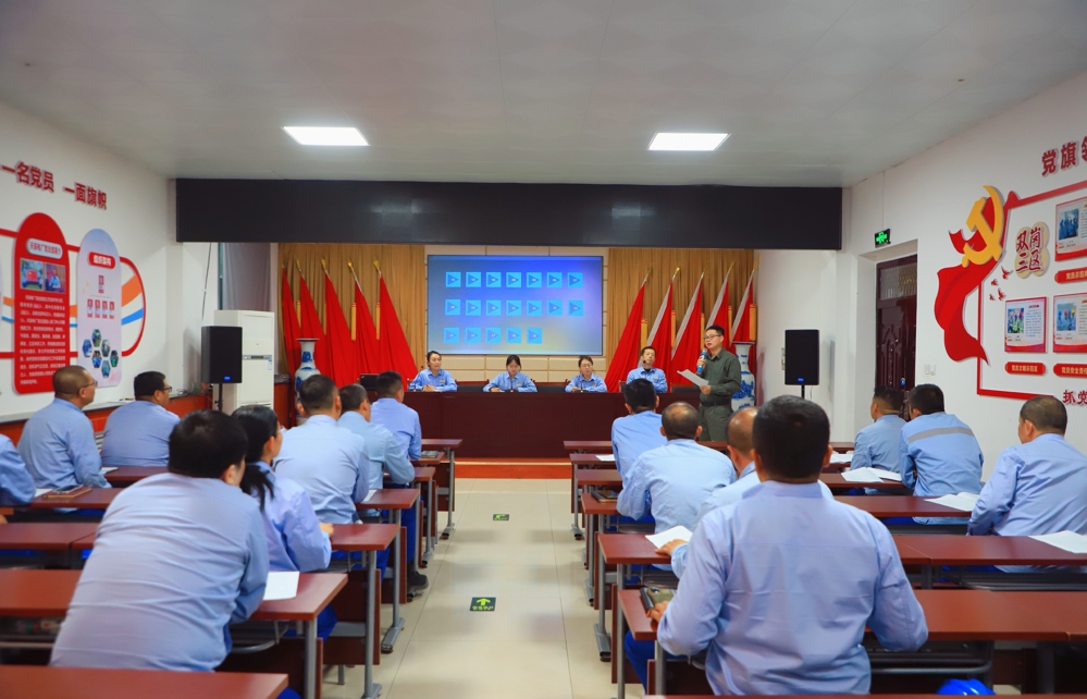辽疆工匠“传经送宝” 共筑安全生产防线 (3)