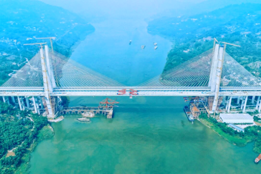 渝万高铁石沱长江大桥公路桥顺利合龙