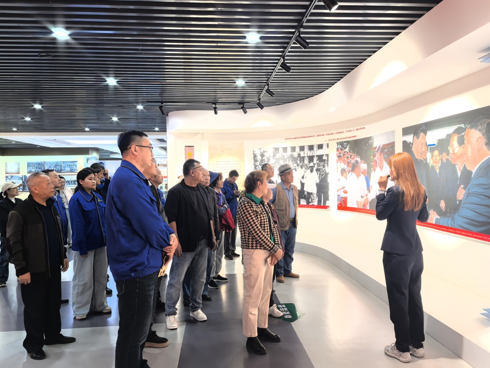 天伟化工有限公司党委开展“党建共建忆峥嵘传承兵团践初心”共建活动_(2)