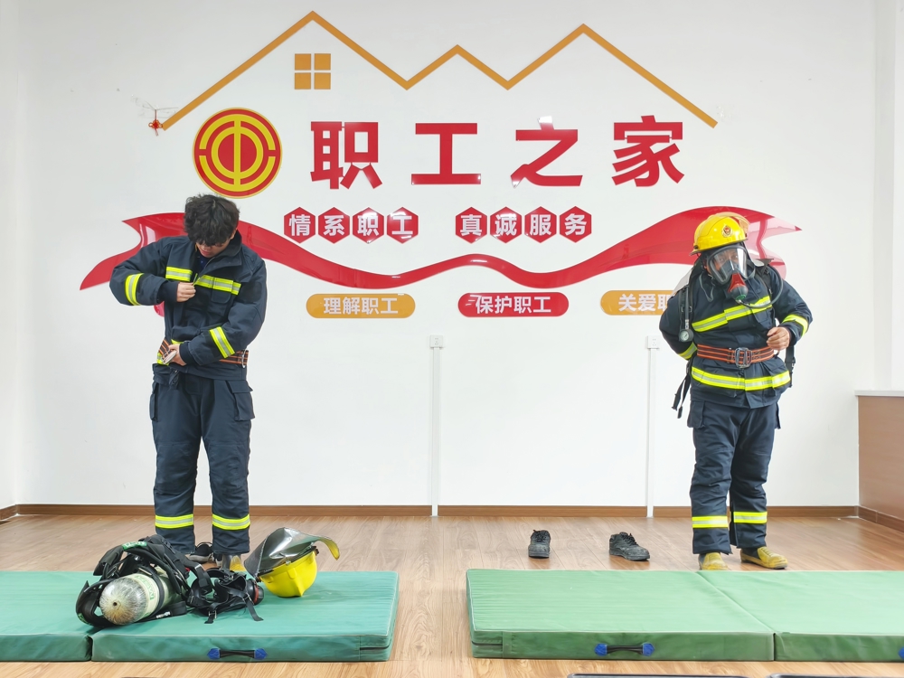 天伟化工有限公司团委组织开展消防防护青年技能挑战赛（2）